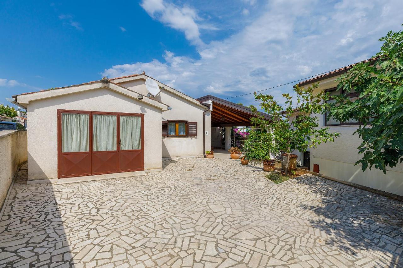 Stylish Flats With Two Bedrooms In Premantura Luaran gambar
